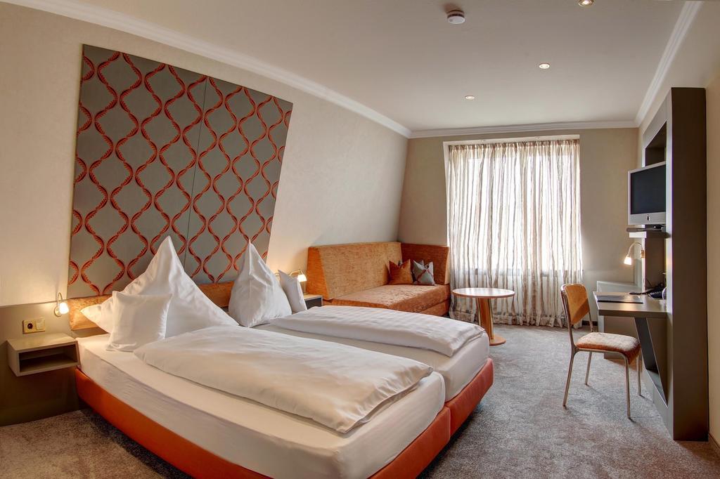 Hotel Im Engel วาเรนดอร์ฟ ภายนอก รูปภาพ